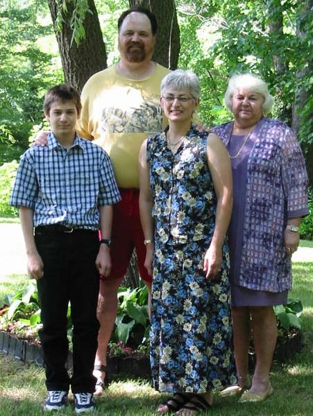 Family Jul-04.JPG